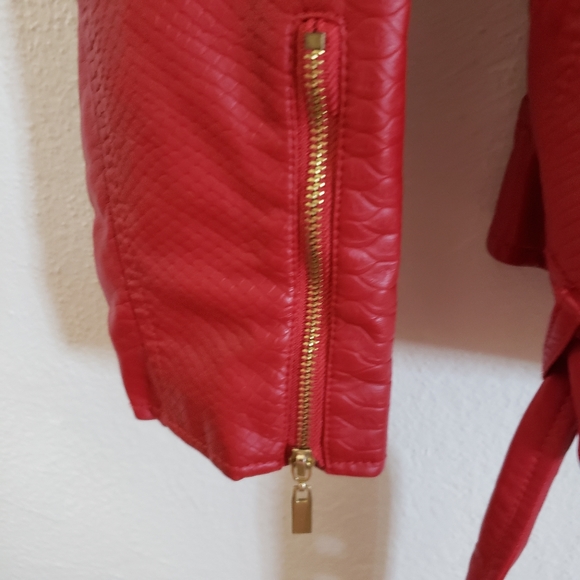 Guess Jacket - Picture 14 of 16